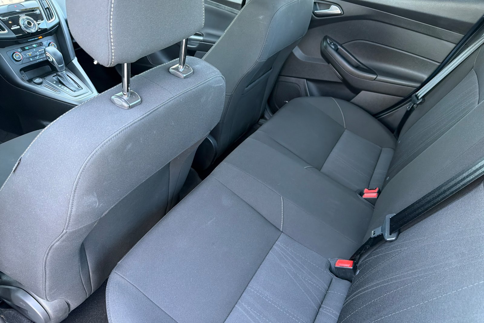 Used 2018 Ford Focus SEL FWD image 12