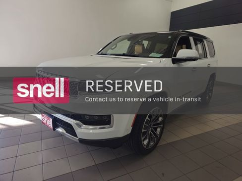 Used 2022 Jeep Grand Wagoneer Series III w/ Rear Seat Video Group 1 image 1