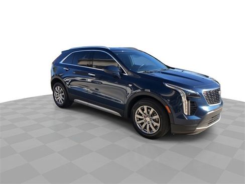 Used 2020 Cadillac XT4 Premium Luxury image 2