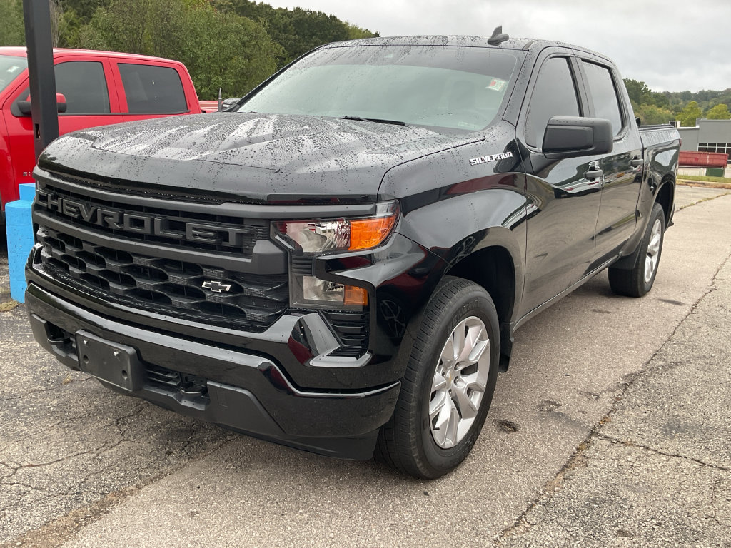 Used 2022 Chevrolet Silverado 1500 Custom AWD/4WD image 3