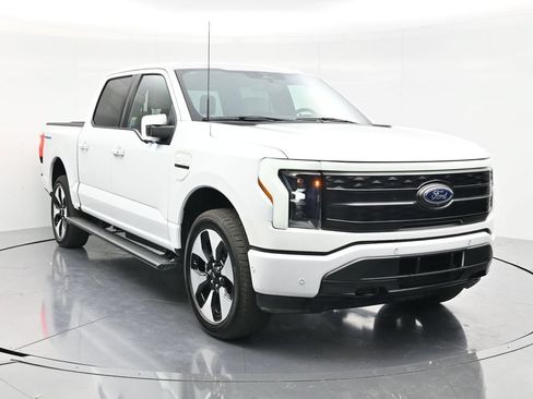 Used 2023 Ford F150 Lightning Platinum AWD/4WD image 3