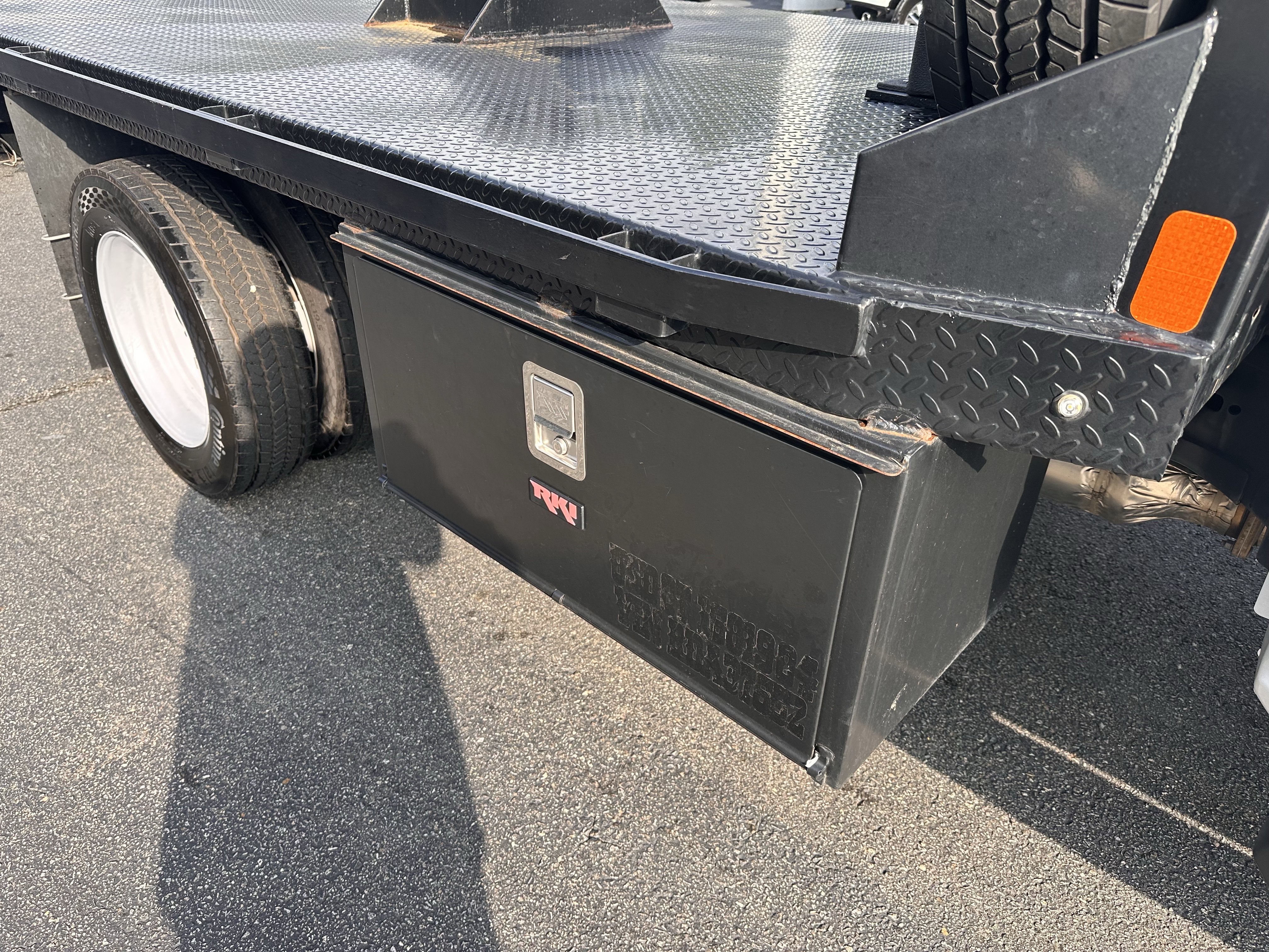 Used 2024 Ford F550 2WD Regular Cab Super Duty image 8