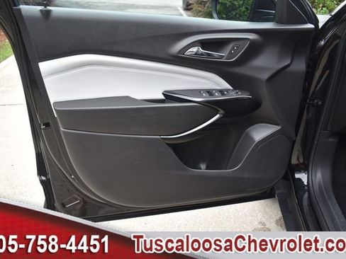 Certified 2025 Chevrolet Trax LT FWD image 16