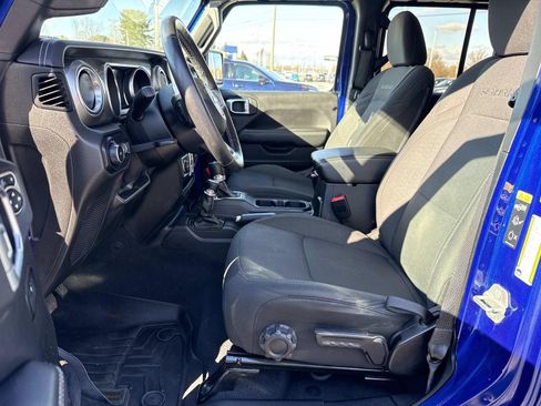 Used 2020 Jeep Wrangler Unlimited Sahara w/ Dual Top Group image 27