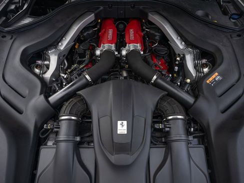 Certified 2019 Ferrari Portofino image 12