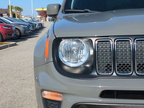 Used 2020 Jeep Renegade Latitude w/ Popular Equipment Group image 10
