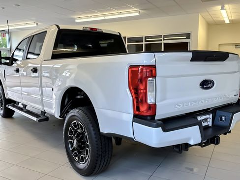 Used 2018 Ford F250 XL w/ Power Equipment Group AWD/4WD image 6