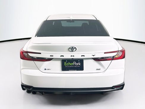 Used 2026 Toyota Camry SE FWD image 7