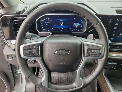 Used 2024 Chevrolet Silverado 1500 RST AWD/4WD image 16