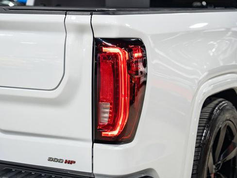 Used 2024 GMC Sierra 1500 SLT w/ SLT Convenience Package image 33