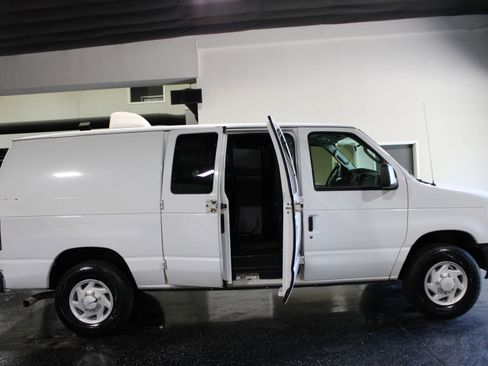 Used 2009 Ford E-350 and Econoline 350 Super Duty RWD image 22