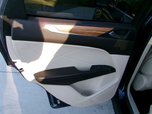 Used 2015 Lincoln MKC AWD w/ Equipment Group 101A Select image 12