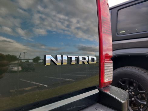 Used 2010 Dodge Nitro Heat w/ Chrome Accents Group image 6