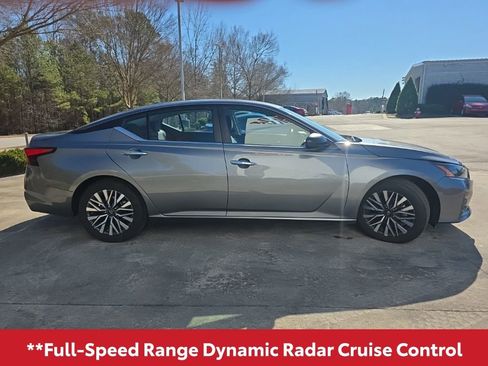 Used 2024 Nissan Altima 2.5 SV image 8