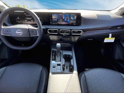 New 2026 Nissan Sentra SR w/ SR Premium Package FWD image 5