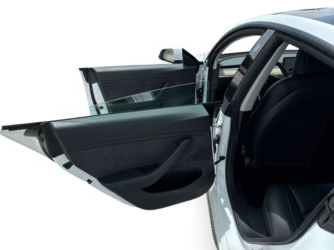 Certified 2021 Tesla Model 3 Long Range AWD/4WD image 10