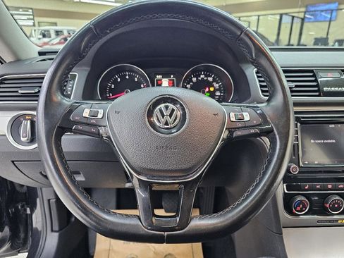 Used 2019 Volkswagen Passat Wolfsburg Edition image 28