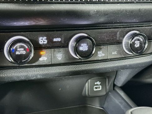 Certified 2025 Honda HR-V Sport image 15
