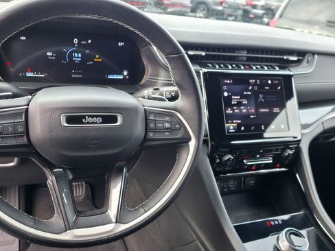 Used 2022 Jeep Grand Cherokee L Laredo image 17