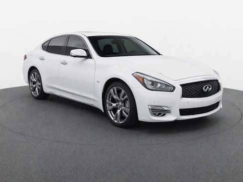 Used 2018 INFINITI Q70 L 3.7 AWD/4WD image 1