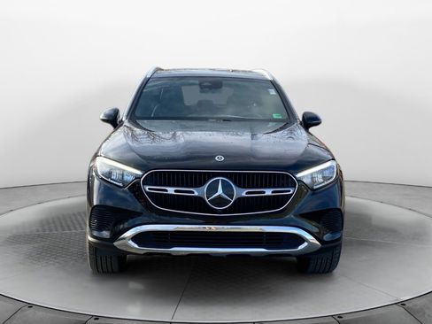 Used 2025 Mercedes-Benz GLC 300 4MATIC image 2