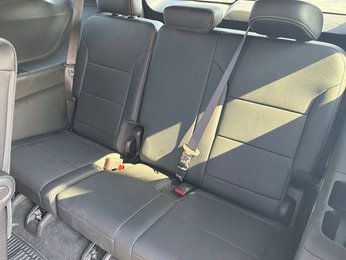 Used 2025 Chevrolet Traverse LT w/ LPO, Floor Liner Package AWD/4WD image 17