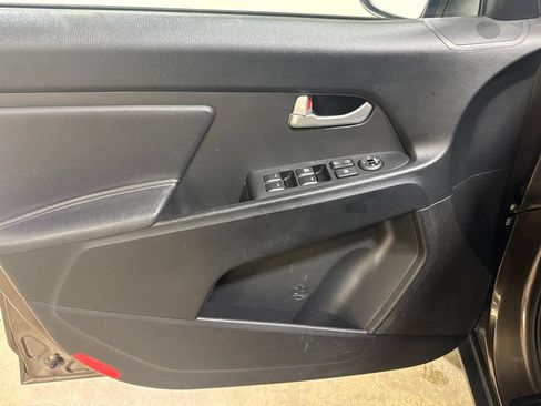 Used 2013 Kia Sportage LX AWD/4WD image 16