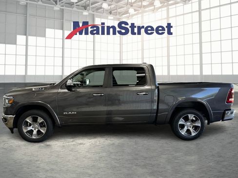 Used 2022 RAM 1500 Laramie AWD/4WD image 2