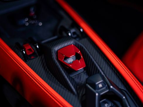 Used 2025 Lamborghini Revuelto AWD/4WD image 32