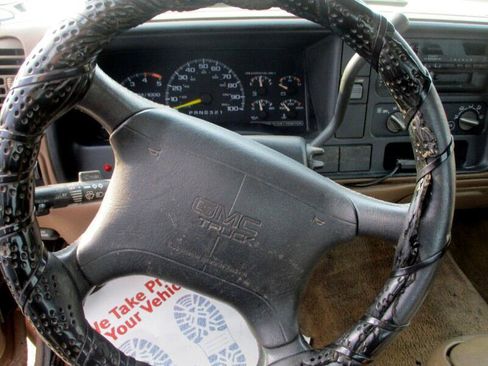 Used 1995 GMC Sierra 1500 Club Coupe 6.5-ft. Bed 2WD image 9