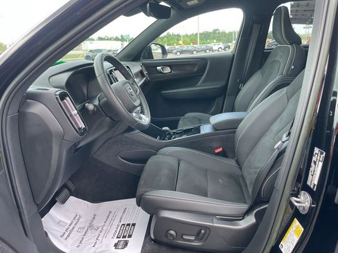 Used 2023 Volvo XC40 Recharge Plus AWD/4WD image 12