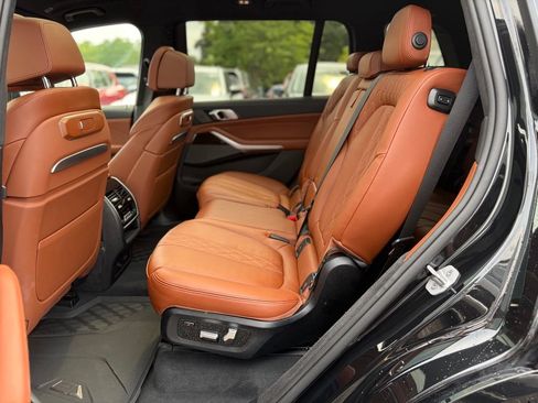 Used 2026 BMW X7 xDrive40i w/ M Sport Package AWD/4WD image 16