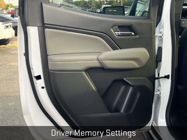 Used 2023 Chevrolet Colorado ZR2 w/ ZR2 Convenience Package III AWD/4WD image 17