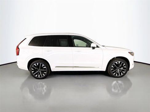 New 2025 Volvo XC90 B6 Plus w/ Protection Package Premier image 8