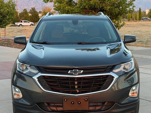 Used 2018 Chevrolet Equinox LT FWD image 2