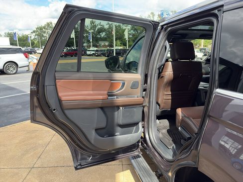 Used 2025 Ford Expedition King Ranch AWD/4WD image 21