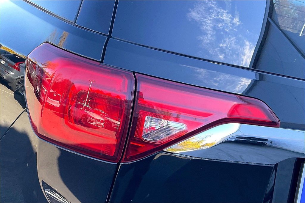 Used 2019 GMC Acadia Denali w/ Technology Package AWD/4WD image 24