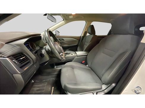 Used 2023 Nissan Rogue S AWD/4WD image 12