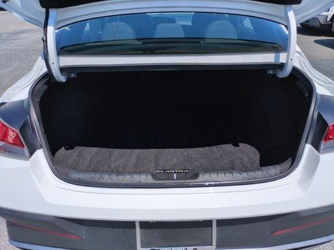 Used 2025 Hyundai Elantra Sport FWD image 23