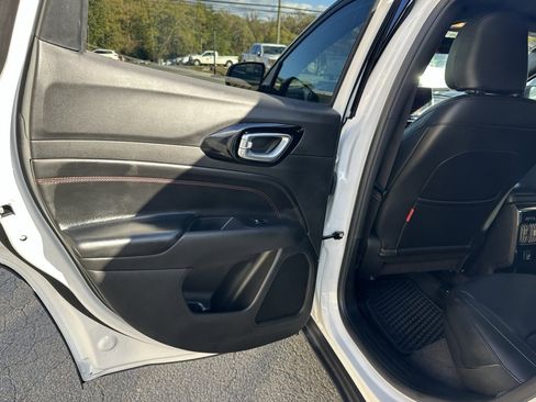 Used 2024 Jeep Compass Trailhawk image 19