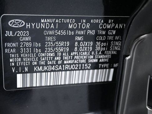 Used 2024 Genesis GV60 RWD image 9