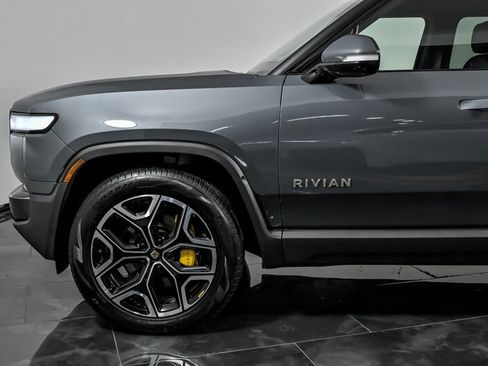 Used 2022 Rivian R1T Launch Edition image 6
