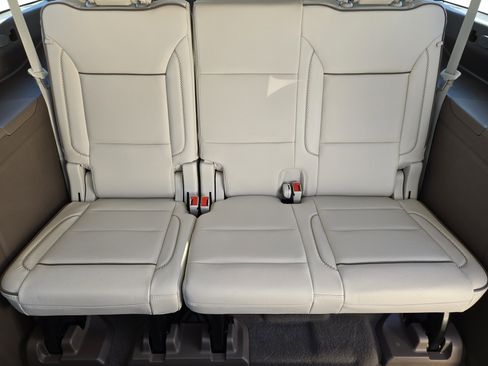 Used 2021 GMC Yukon XL Denali w/ Denali Premium Package image 35