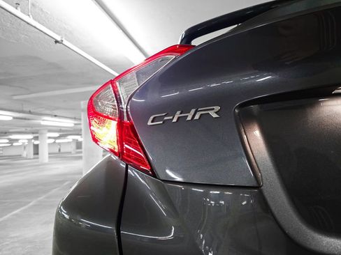 Used 2018 Toyota C-HR XLE image 10