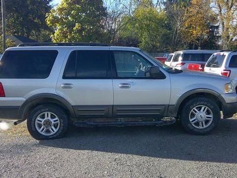 Used 2006 Ford Expedition XLT image 3