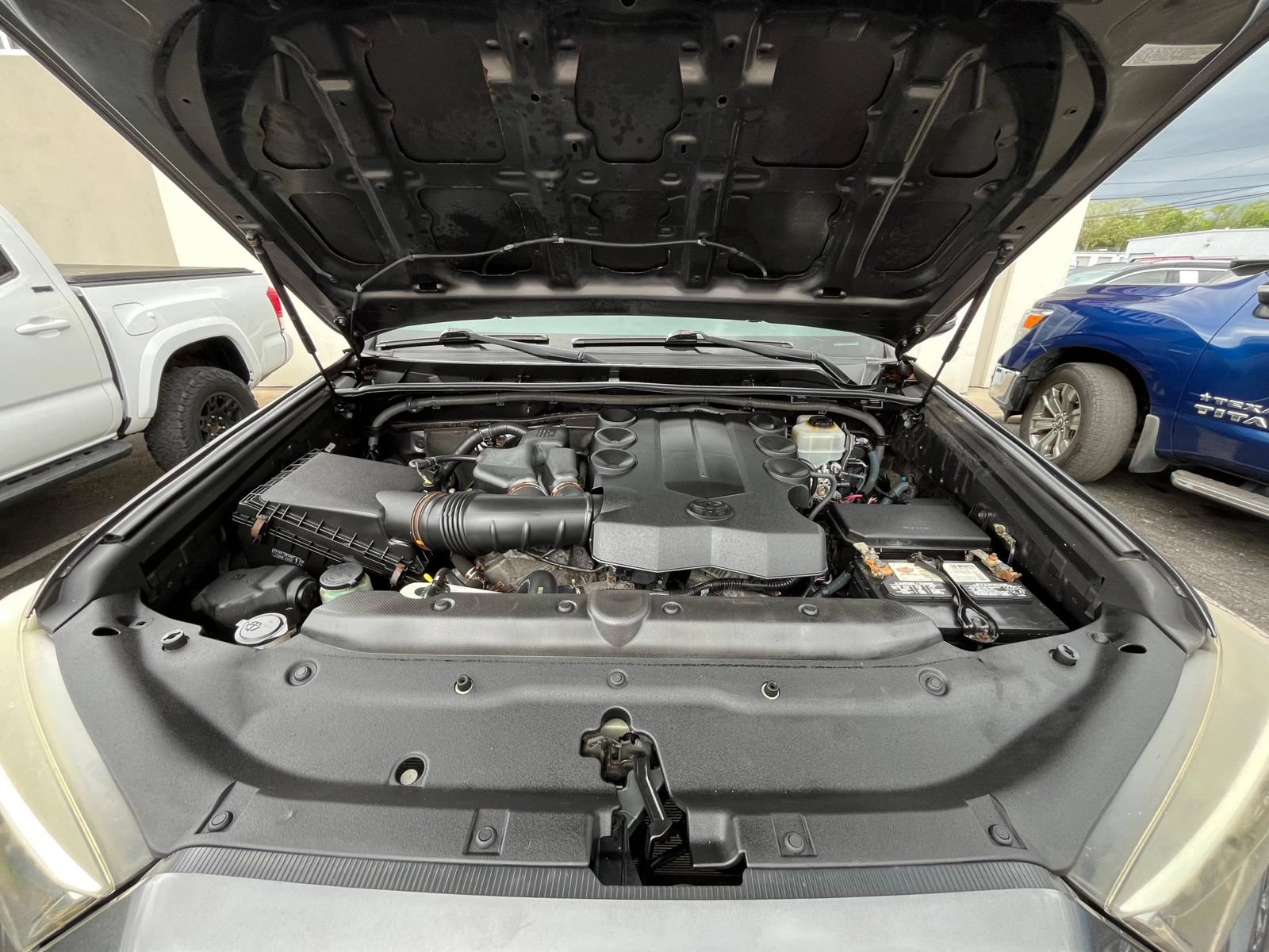 Used 2014 Toyota 4Runner Limited AWD/4WD image 5