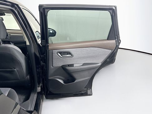 Used 2023 Nissan Rogue SV FWD image 30