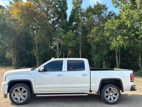 Used 2016 GMC Sierra 1500 Denali w/ Denali Ultimate Package AWD/4WD image 2