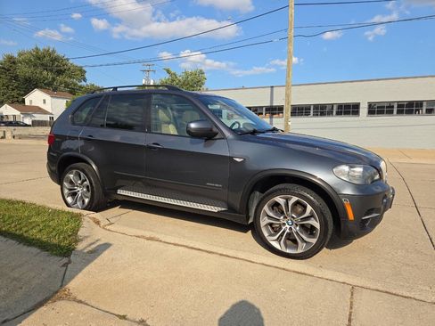 Used 2011 BMW X5 xDrive50i image 13