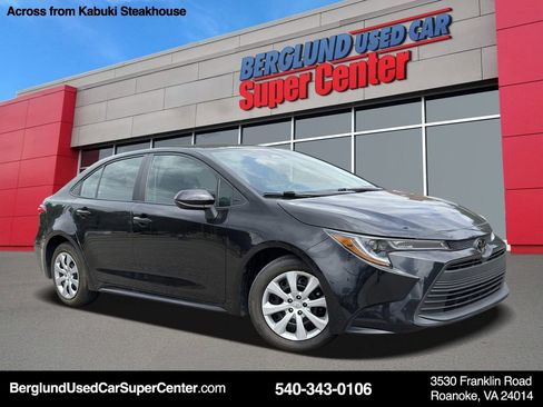 Used 2023 Toyota Corolla LE image 1